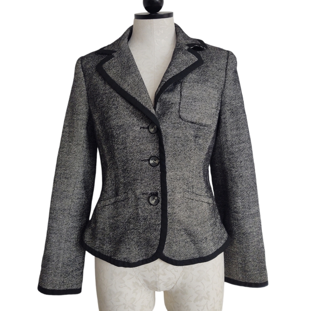 Trina Turk Tweed Jacket Blazer Gray Black Three Buttons Fitted Wool Silk Size 8